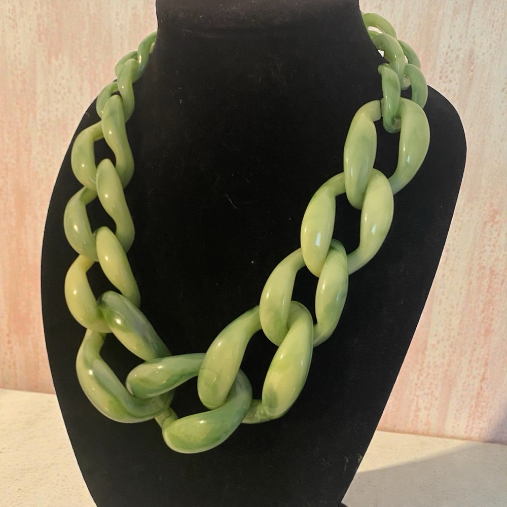 Chunky Green Acrylic Necklace. 22.5” in length.